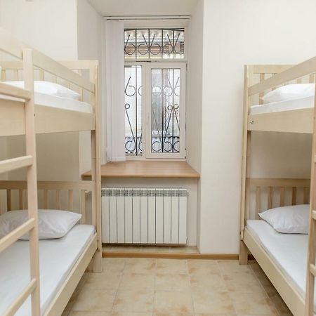 Globus Lipki Hostel 키예프 외부 사진