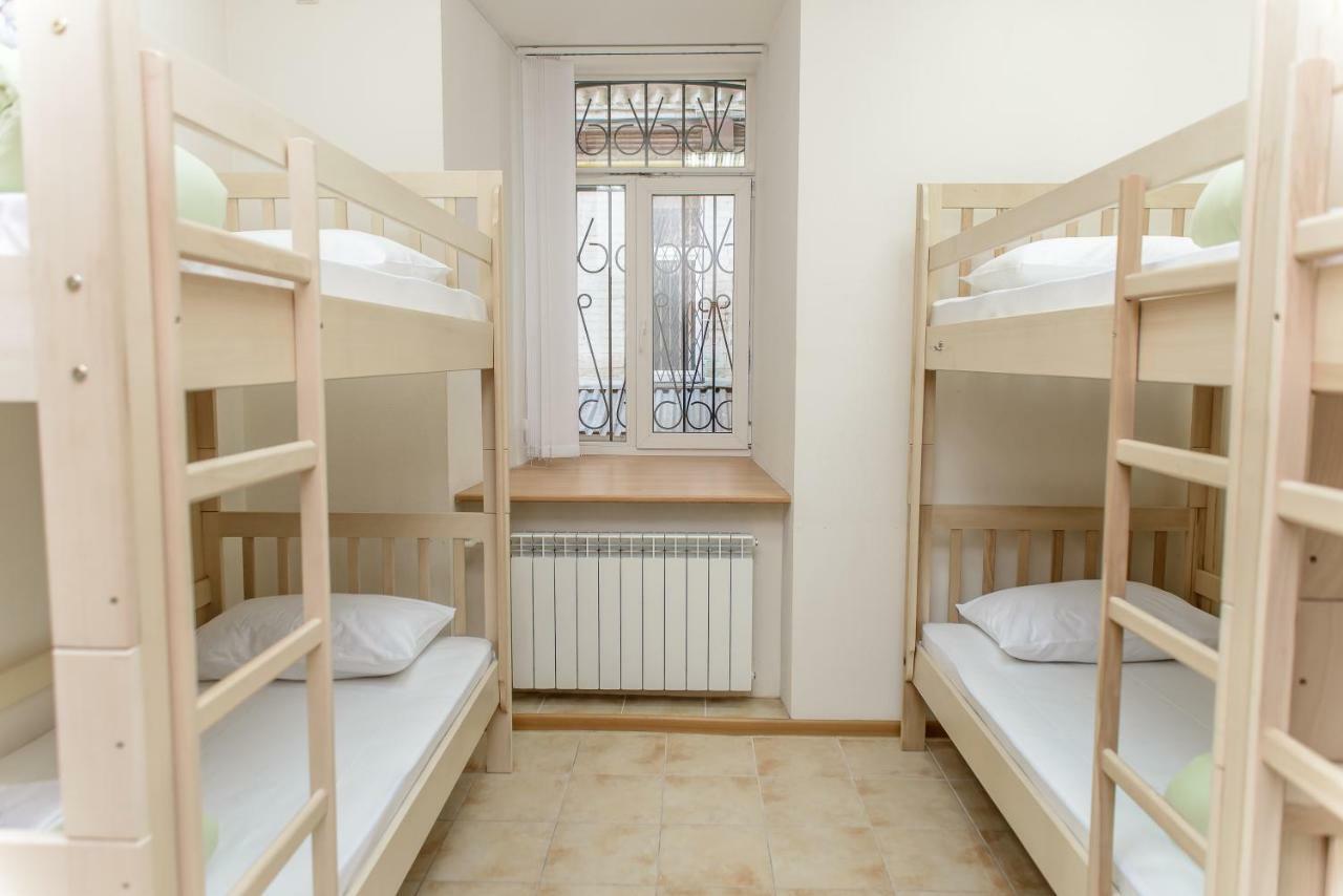 Globus Lipki Hostel 키예프 외부 사진