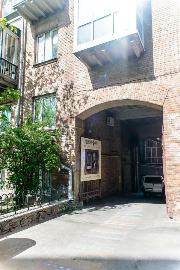 Globus Lipki Hostel 키예프 외부 사진