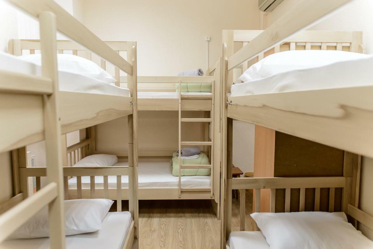Globus Lipki Hostel 키예프 외부 사진
