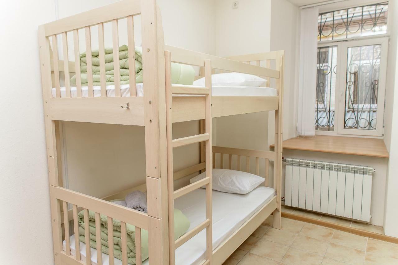 Globus Lipki Hostel 키예프 외부 사진