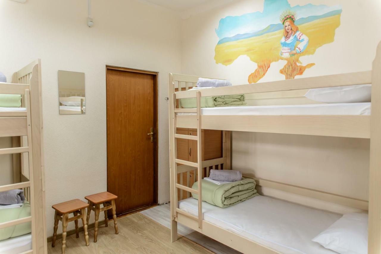 Globus Lipki Hostel 키예프 외부 사진