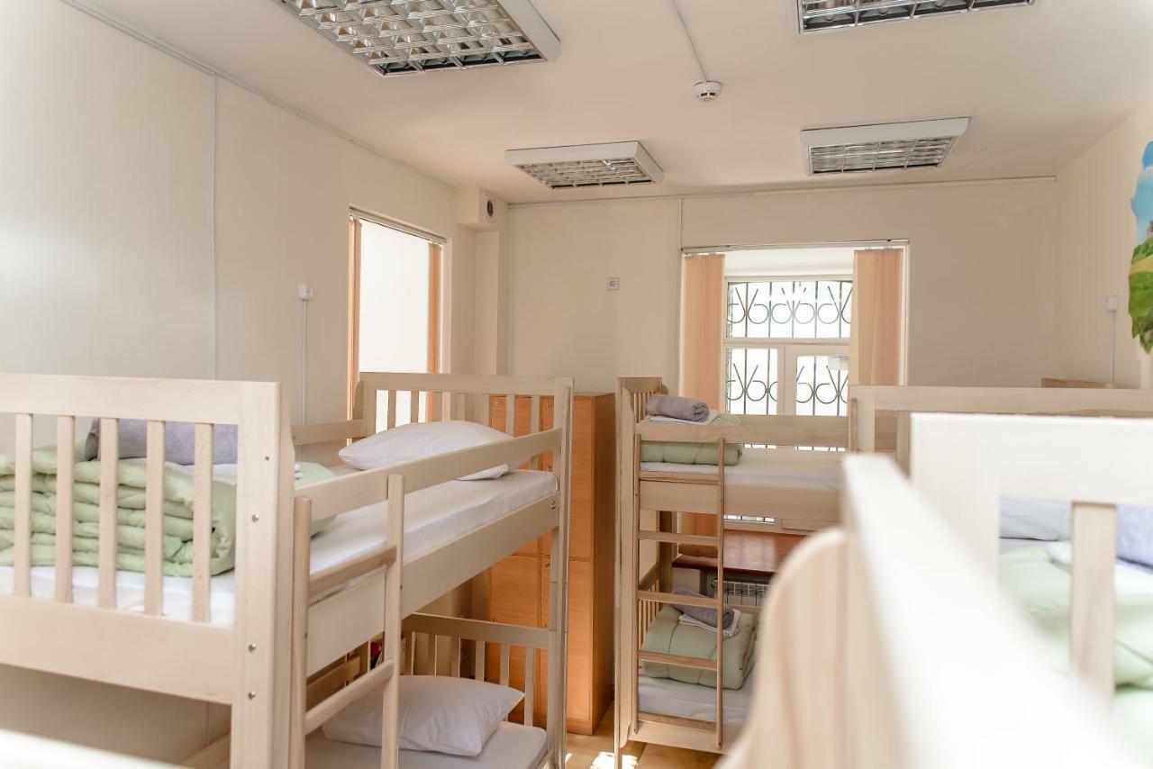 Globus Lipki Hostel 키예프 외부 사진