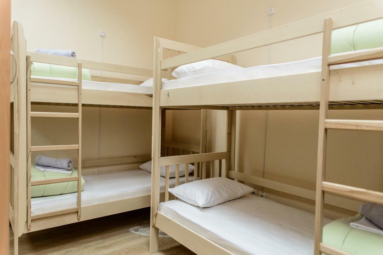 Globus Lipki Hostel 키예프 외부 사진