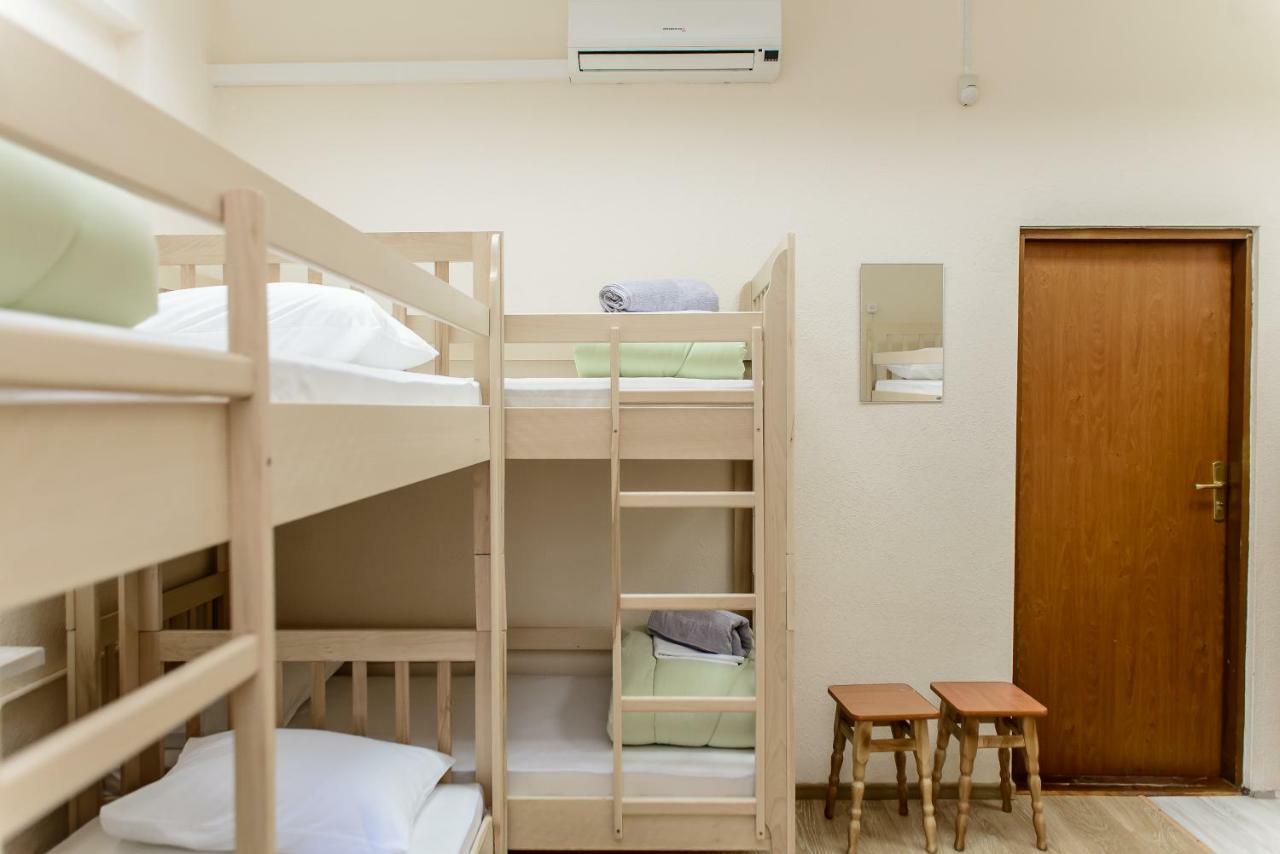 Globus Lipki Hostel 키예프 외부 사진