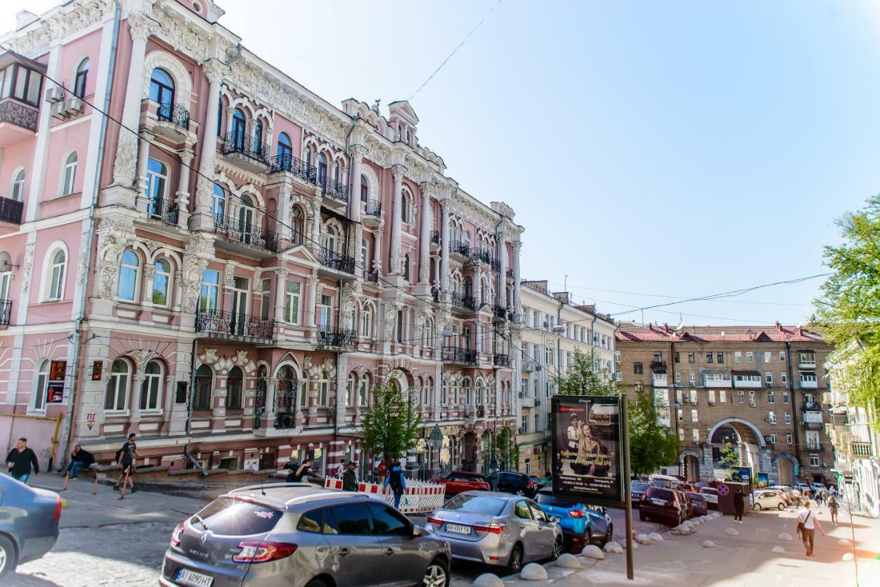 Globus Lipki Hostel 키예프 외부 사진